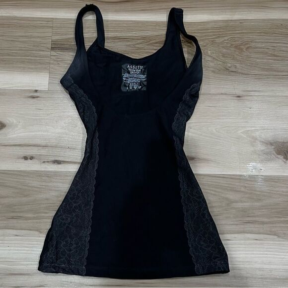 Assets by Spanx Black Lace Tank Top Women’s Small - Picture 2 of 4